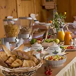 Hotel-pension Lackenbauer 4*