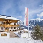 Гостьовий будинок Hotel-pension Lackenbauer