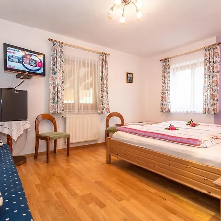 Hotel-pension Lackenbauer 3*