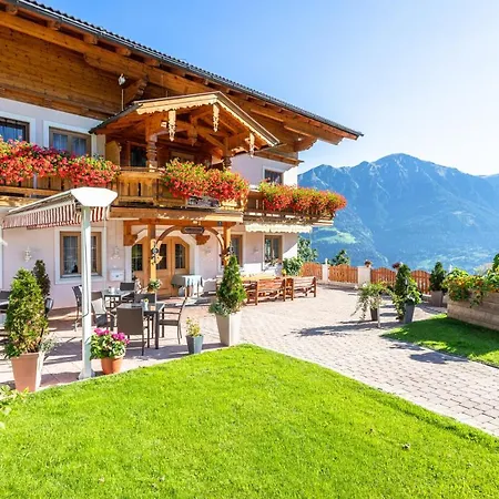 Hotel-pension Lackenbauer 3*