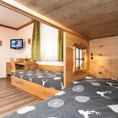 Hotel-pension Lackenbauer Pensionat 3*