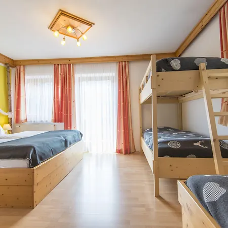 Haus Lackenbauer *