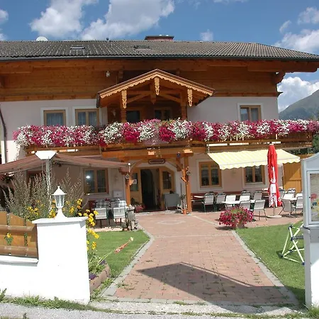 Hotel-Pension Lackenbauer Guest house 3*